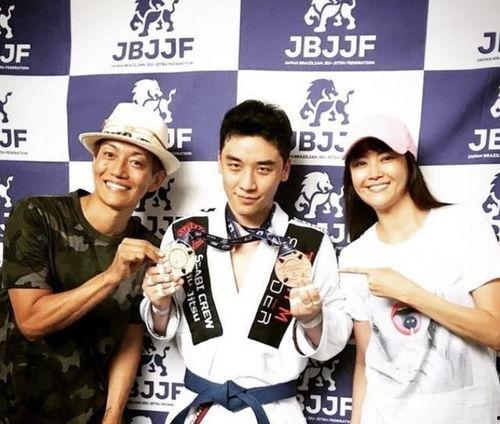 日本社长爆料娱乐圈事件,揭秘明星背后的秘密  第1张